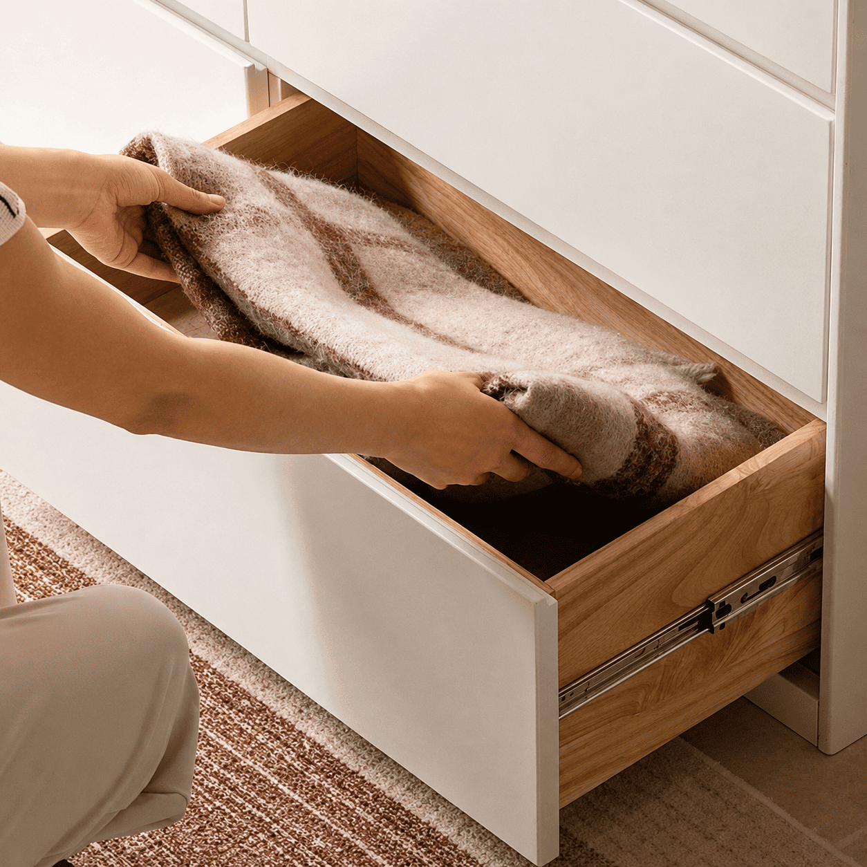 Rochester Solid Rubber Wood Extending Turning Dressing Table with Chest of Drawers