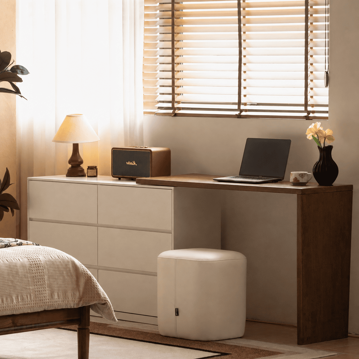 Rochester Solid Rubber Wood Extending Turning Dressing Table with Chest of Drawers